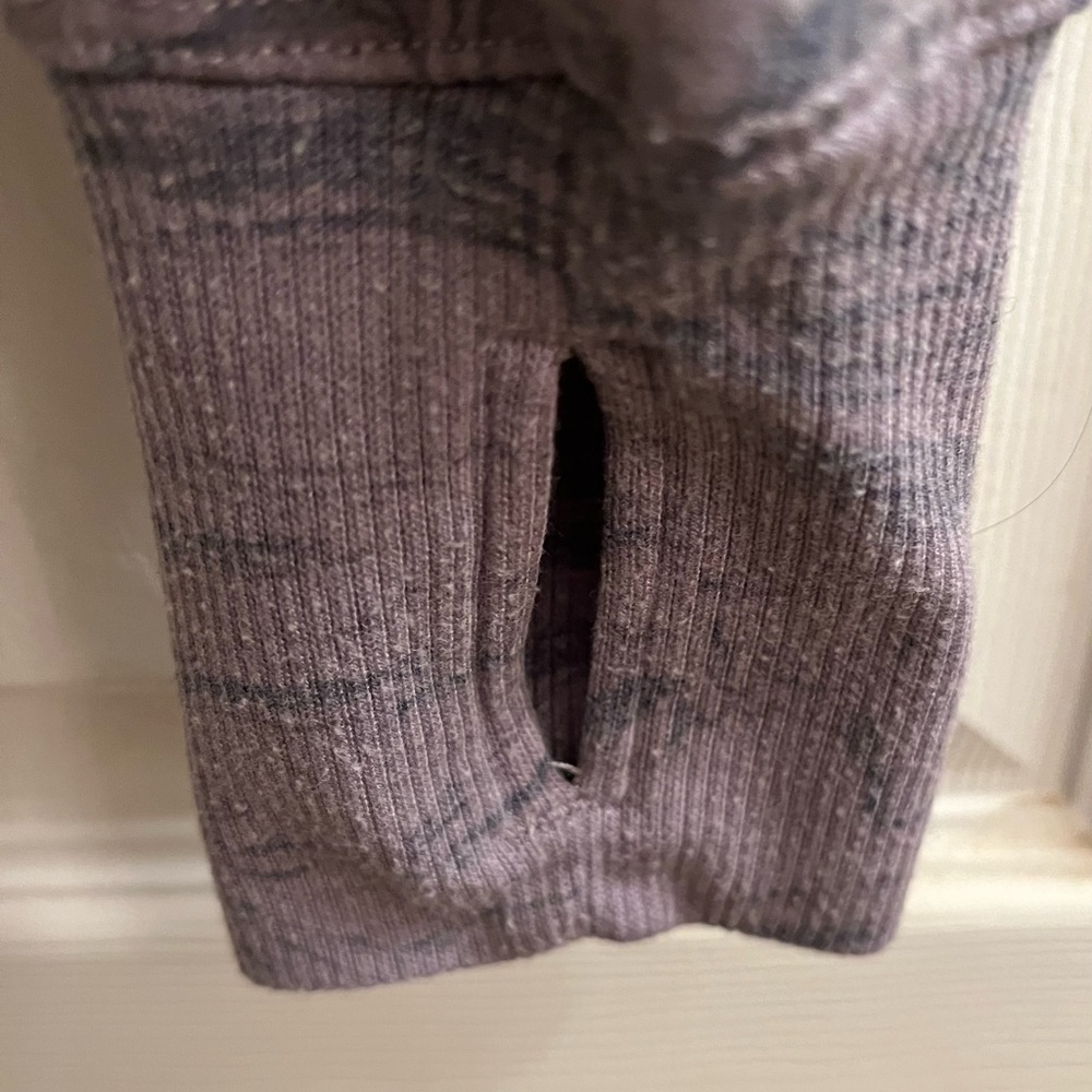 FREELY HOODIE~PURPLE~M - Picture 3 of 9